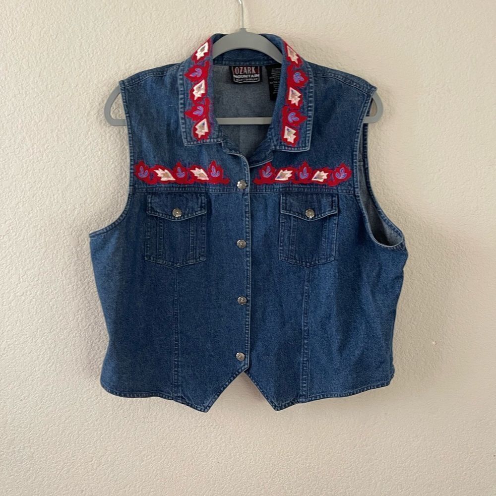 ‎Vintage embroidered denim vest